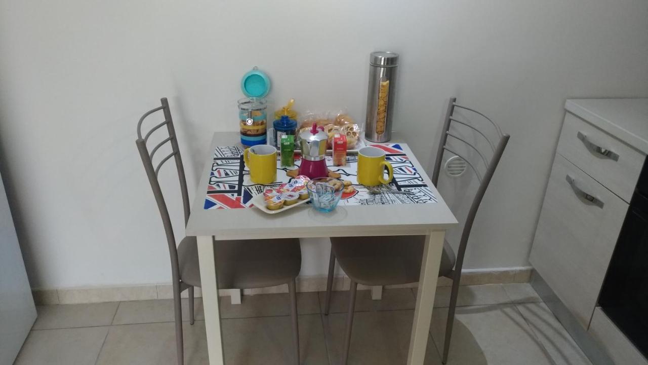 Breakfast In Naples Panzió Kültér fotó